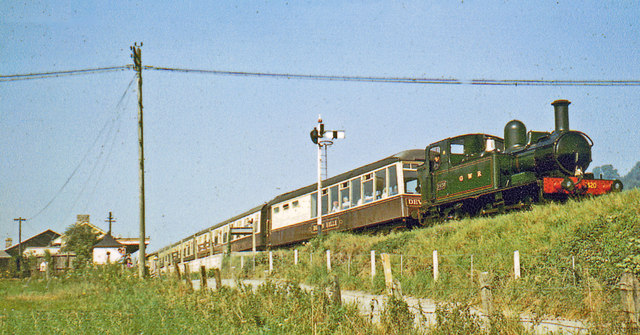 Dart Valley (Heritage) Railway train leaving Buckfastleigh for Totnes