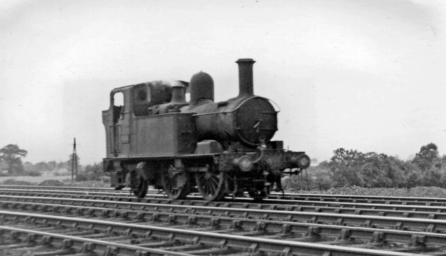 Ex-GW 48XX 0-4-2T running Light Engine near Churchdown