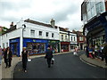 Approaching Salamander in Wimborne town centre