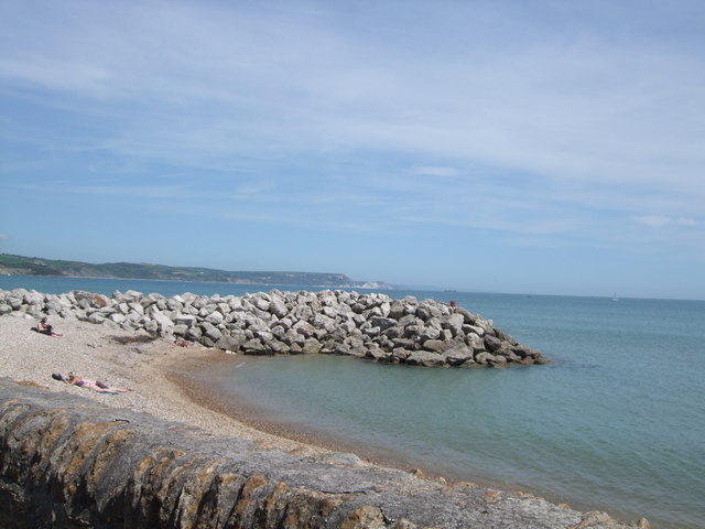 Sheltered bay in Weymouth Bay © Paul Gillett :: Geograph Britain and ...