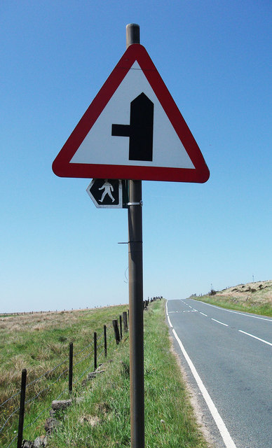 Road sign on Kebs Road © michael ely :: Geograph Britain and Ireland