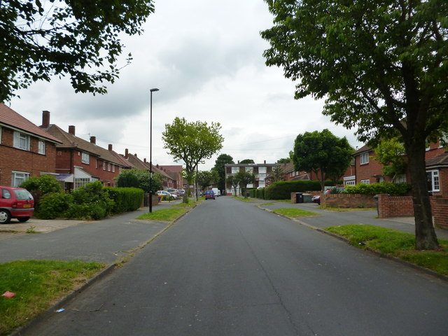 New Addington: Warbank Crescent © Dr Neil Clifton :: Geograph Britain ...