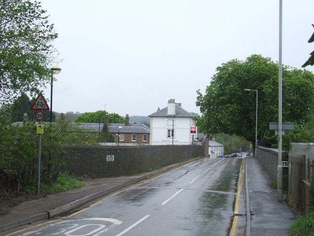 Narrow bridge, Tring station