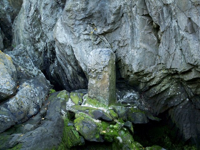 Dumbarton Rock: War Department boundary stone no. 1