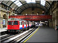 TQ2681 : Paddington, Circle line (2) by Richard Vince