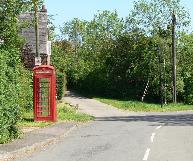 Phone box on Baggrave End