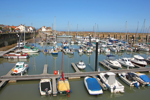 Watchet Harbour © Wayland Smith cc-by-sa/2.0 :: Geograph Britain and ...