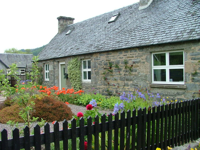 Cottage garden in Tomich