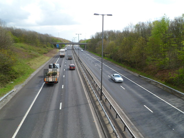 The middle of M4 motorway junction 38 SE... © Jaggery cc-by-sa/2.0 ...