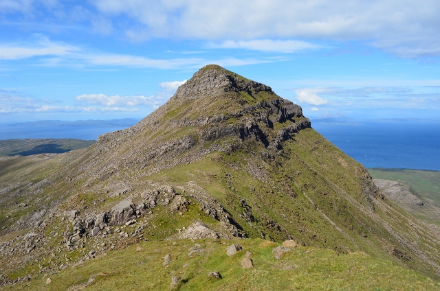 Hallival Isle of Rum © Robert Stalham cc-by-sa/2.0 :: Geograph Britain ...