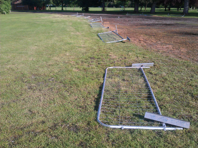 Temporary fencing lies down