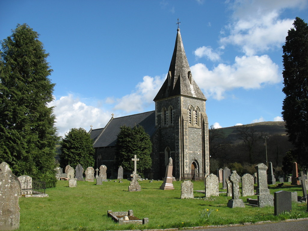 St Bride's church, Rhayader © David Purchase cc-by-sa/2.0 :: Geograph ...