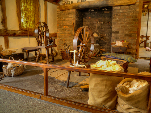 Spinning Wheels, Quarry Bank Mill... © David Dixon cc-by-sa/2.0 ...