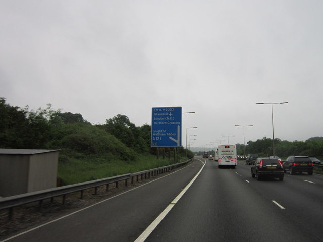 The M25 near junction 26 © Ian S :: Geograph Britain and Ireland