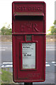 Elizabeth II Postbox, Bradford Road