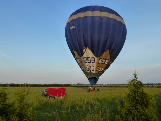 Hot air balloon and recovery vehicle near March