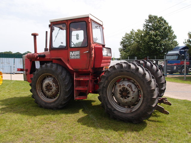 Massey Ferguson 1200 © Michael Trolove :: Geograph Britain and Ireland