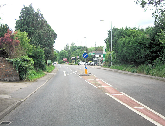 A4 Bath Road Passes Knowl Hill Garage C Stuart Logan Geograph