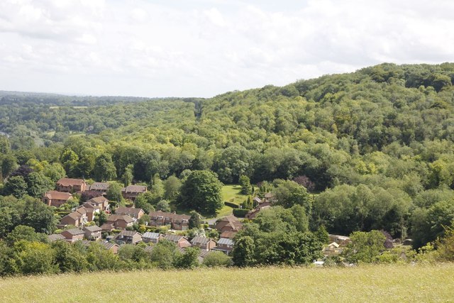 Houses on Streatley Hill Bill Nicholls Geograph Britain and