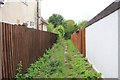 Footpath to Mead Road