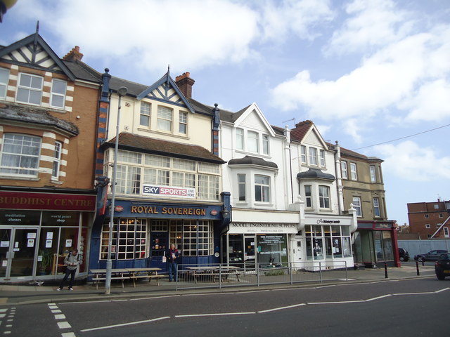 Royal Sovereign public house, Bexhill © Stacey Harris cc-by-sa/2.0 ...