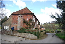 TR0749 : Glenwood Farmhouse by N Chadwick