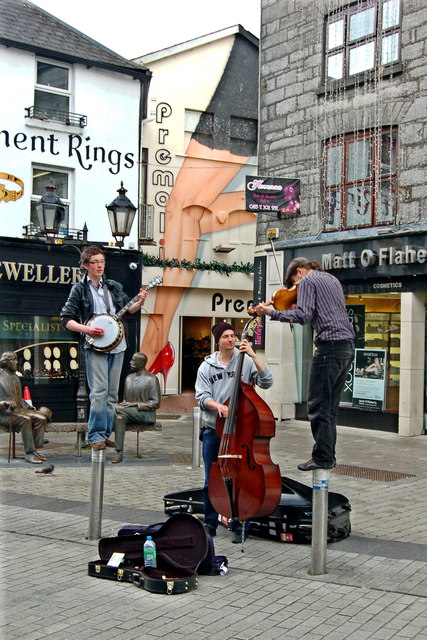 Galway - 16/18 William Street - Street Musicians
