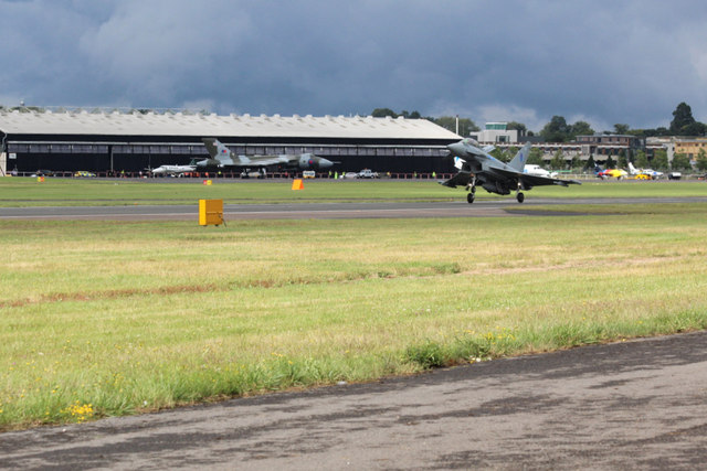 Typhoon landing, Farnborough Air Show 2012