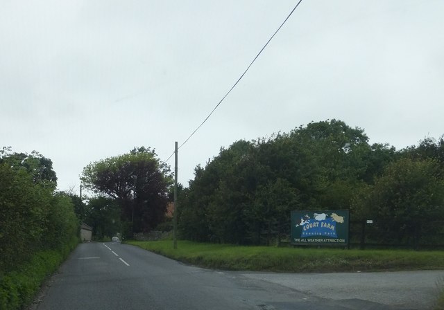 Wolvershill Road near Court Farm