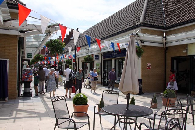 Springfields Outlet Shopping Centre © Steve Daniels cc-by-sa/2.0 ...