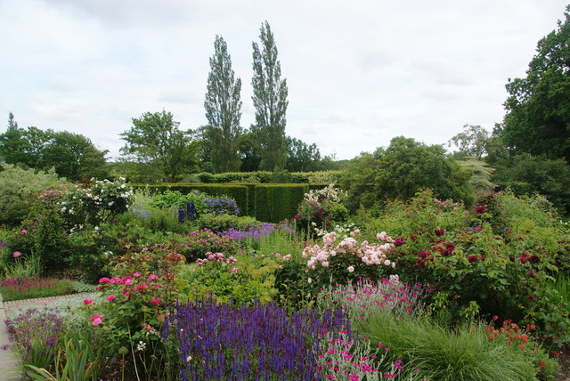 The Rose Garden, Sissinghurst Castle... © Bill Boaden cc-by-sa/2.0 ...