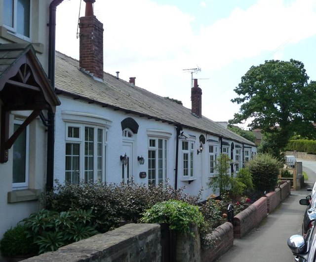 Four single storey cottages, Syke Lane