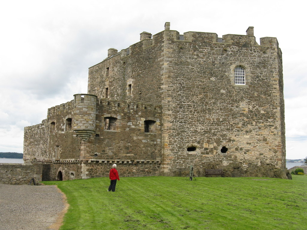 Blackness Castle © M J Richardson cc-by-sa/2.0 :: Geograph Britain and ...