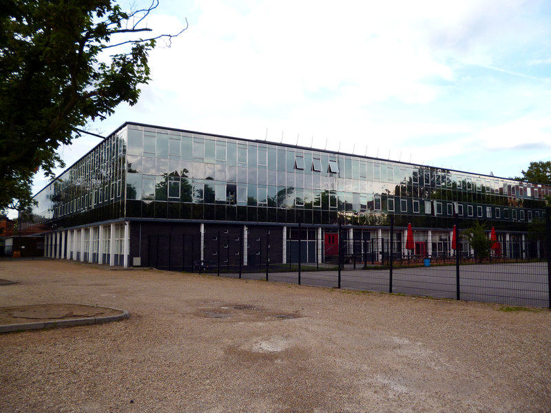 Dulwich: Kingsdale School © Dr Neil Clifton cc-by-sa/2.0 :: Geograph ...