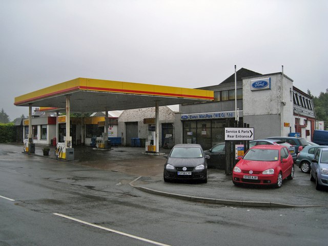 Ewen MacRae West End Garage, Portree © Richard Dorrell :: Geograph ...