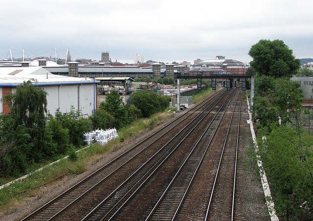 The western approach to Nottingham Station