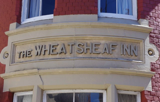 The former Wheatsheaf Inn (2) - sign, Grove Street, Wantage