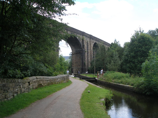 Little Kiln Lock 23w And Saddleworth © John Slater Cc-by-sa 2.0 