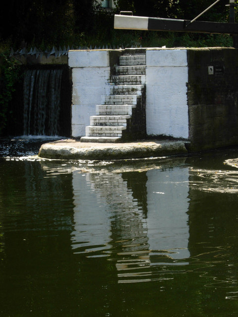 Sturt's Lock, Regent's Canal
