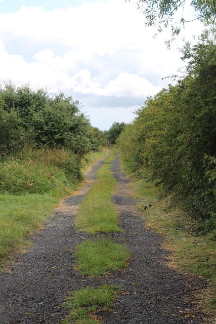 Track to Field Farm, off A52