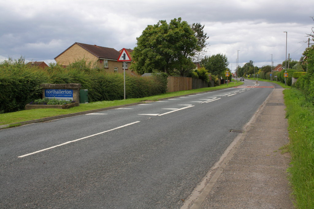 Thirsk Road into Northallerton © Roger Templeman :: Geograph Britain ...