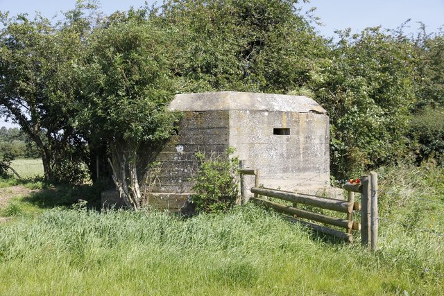 Fence by the pillbox