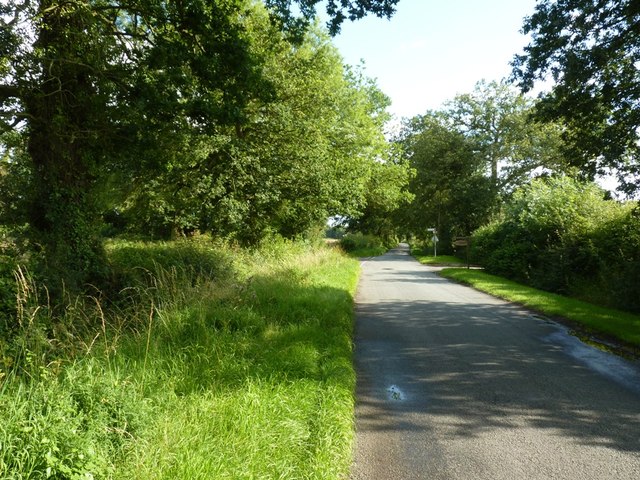 Country lane and junction south of Tuckhill