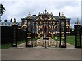 TQ2579 : Gates of Kensington Palace by Paul Gillett