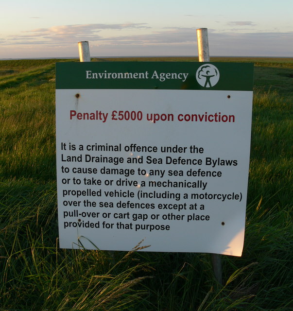 Environment Agency sign © Mat Fascione :: Geograph Britain and Ireland