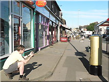 SE2337 : Gold Post Box, New Road Side (2) by Rich Tea