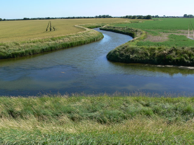 Winding drainage channel near Lundy's... © Mat Fascione cc-by-sa/2.0 ...