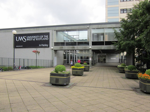 Paisley University © Billy McCrorie cc-by-sa/2.0 :: Geograph Britain ...