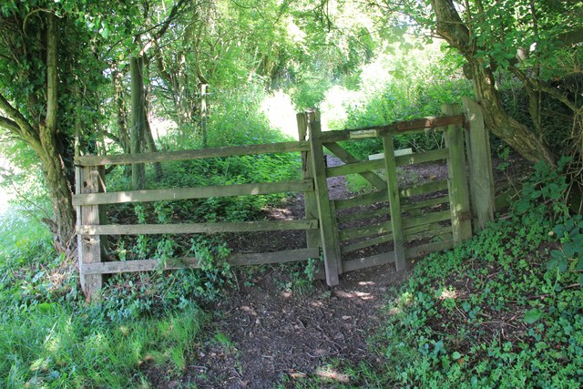 Gate across path in Chedworth