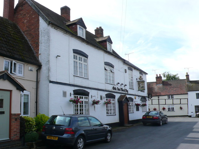 The Oak and Black Dog © Nigel Mykura cc-by-sa/2.0 :: Geograph Britain ...